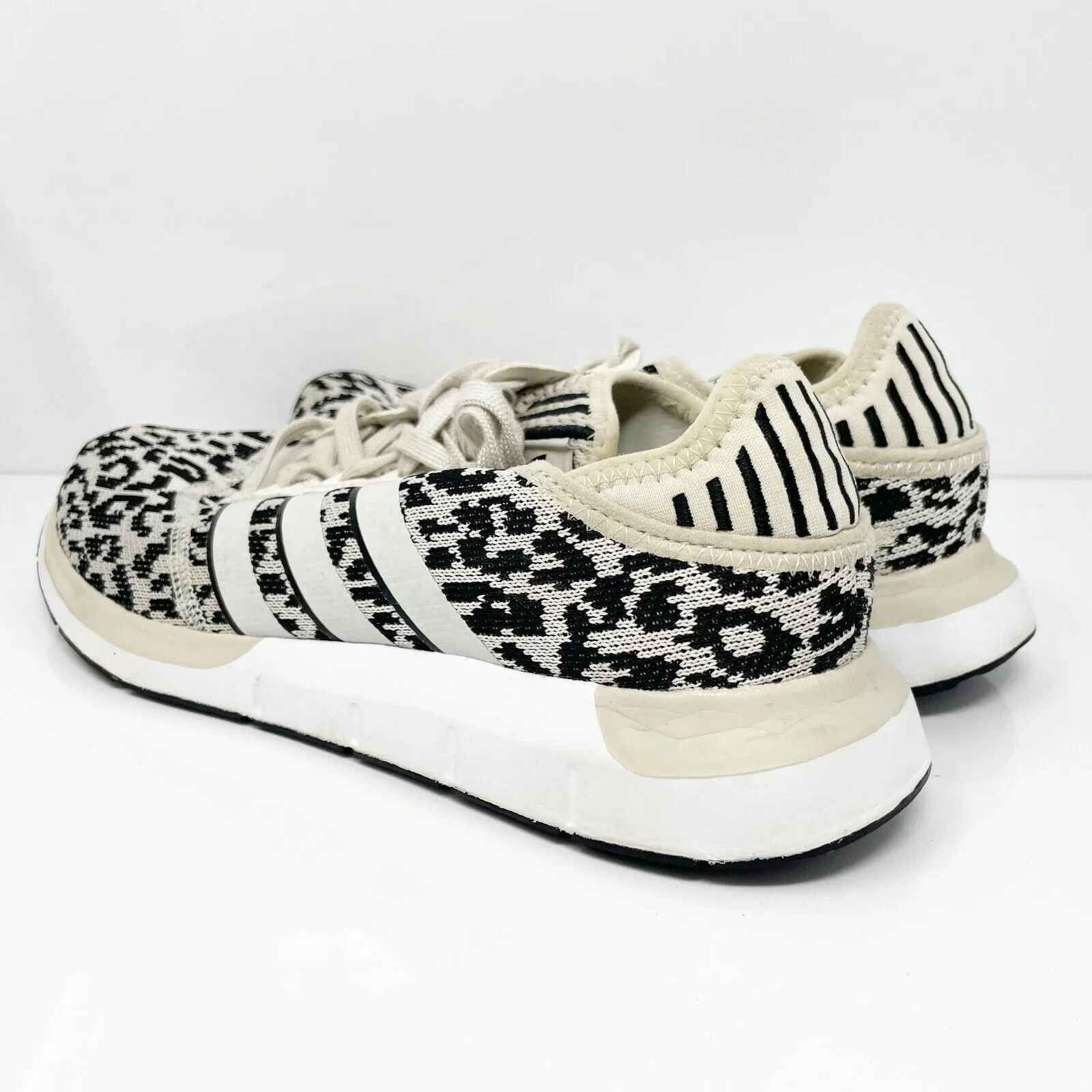 Adidas Womens Swift Run X FY2998 White Running Shoes Sneakers Size 9