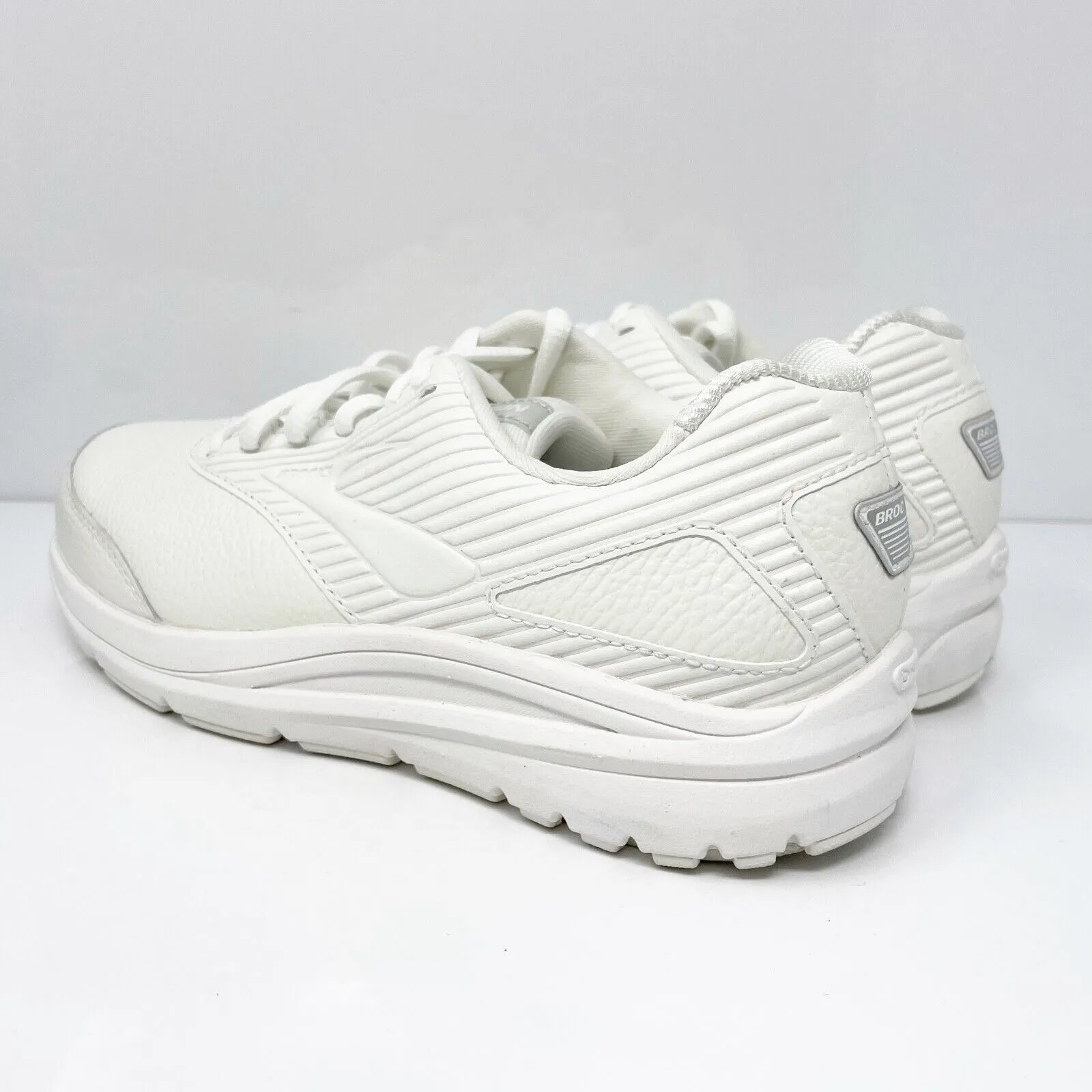 Brooks Womens Addiction Walker 2 1203071B142 White Casual Shoes Sneakers 7.5 B