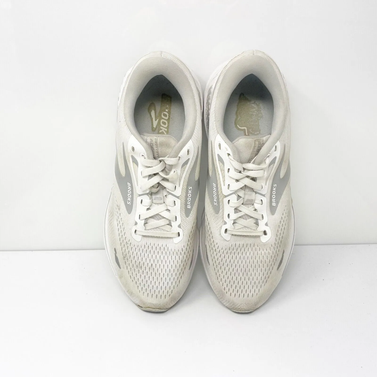 Brooks Womens Adrenaline GTS 23 1203811B104 White Running Shoes Sneakers Sz 10 B