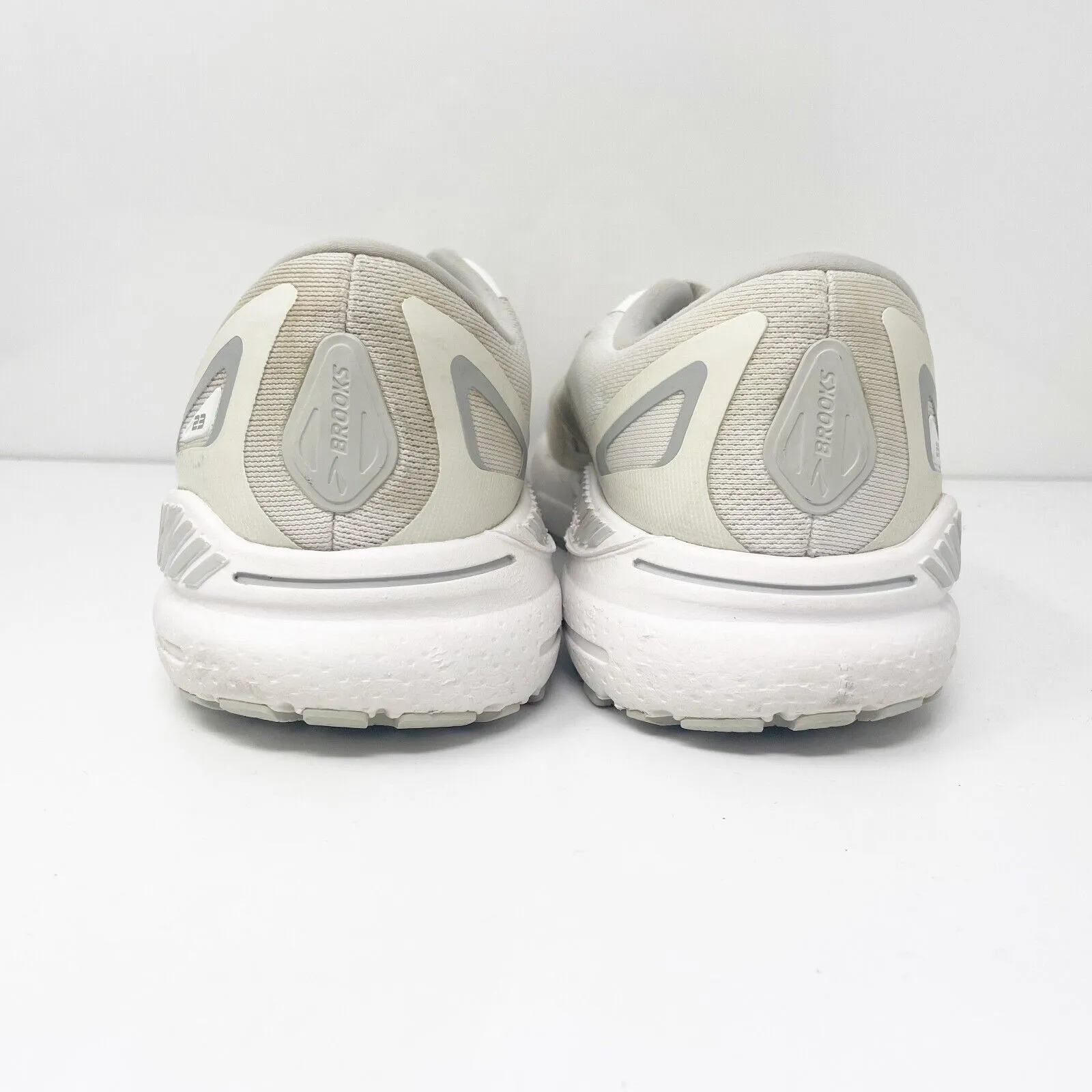 Brooks Womens Adrenaline GTS 23 1203811B104 White Running Shoes Sneakers Sz 10 B