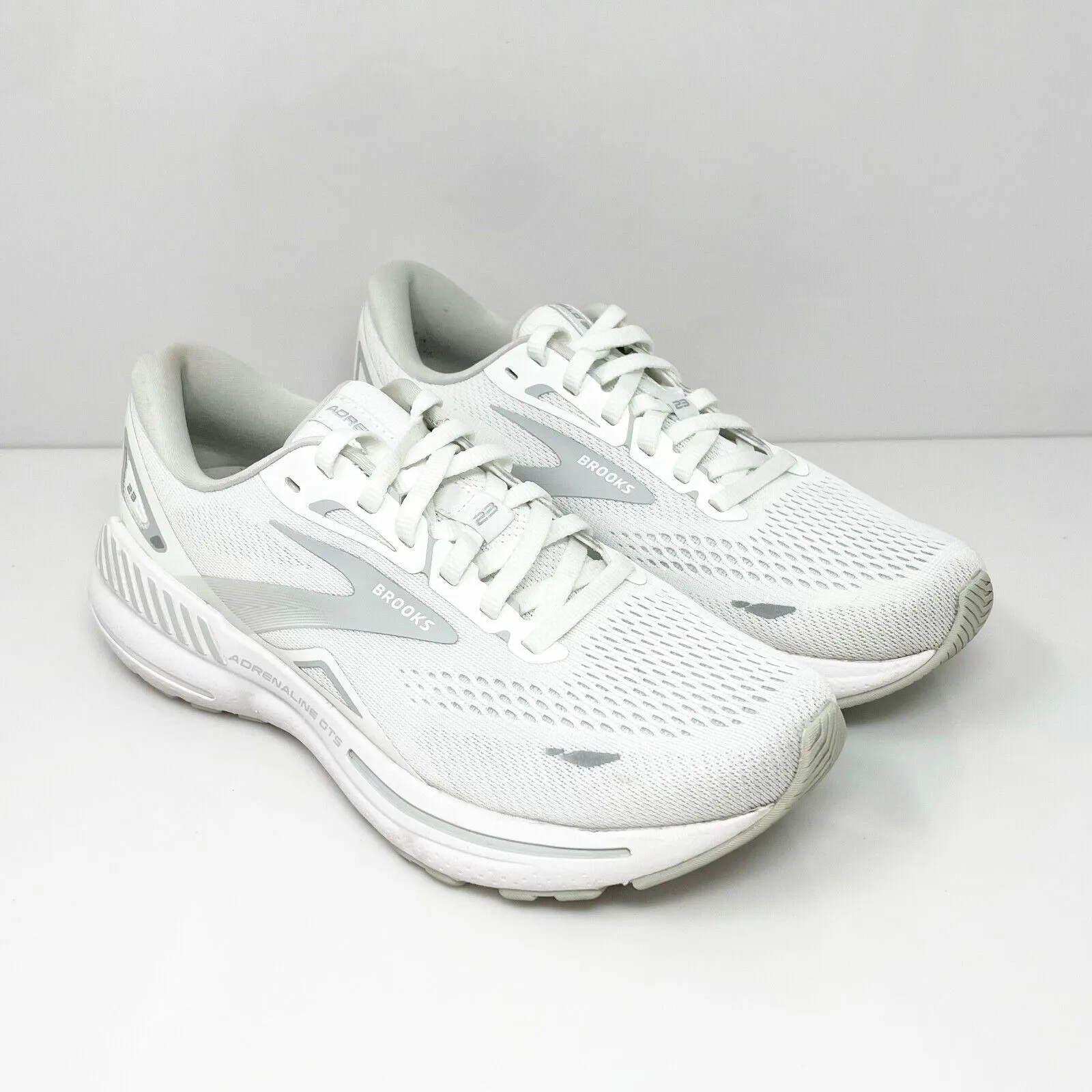 Brooks Womens Adrenaline GTS 23 1203811B104 White Running Shoes Sneakers Sz 7 B