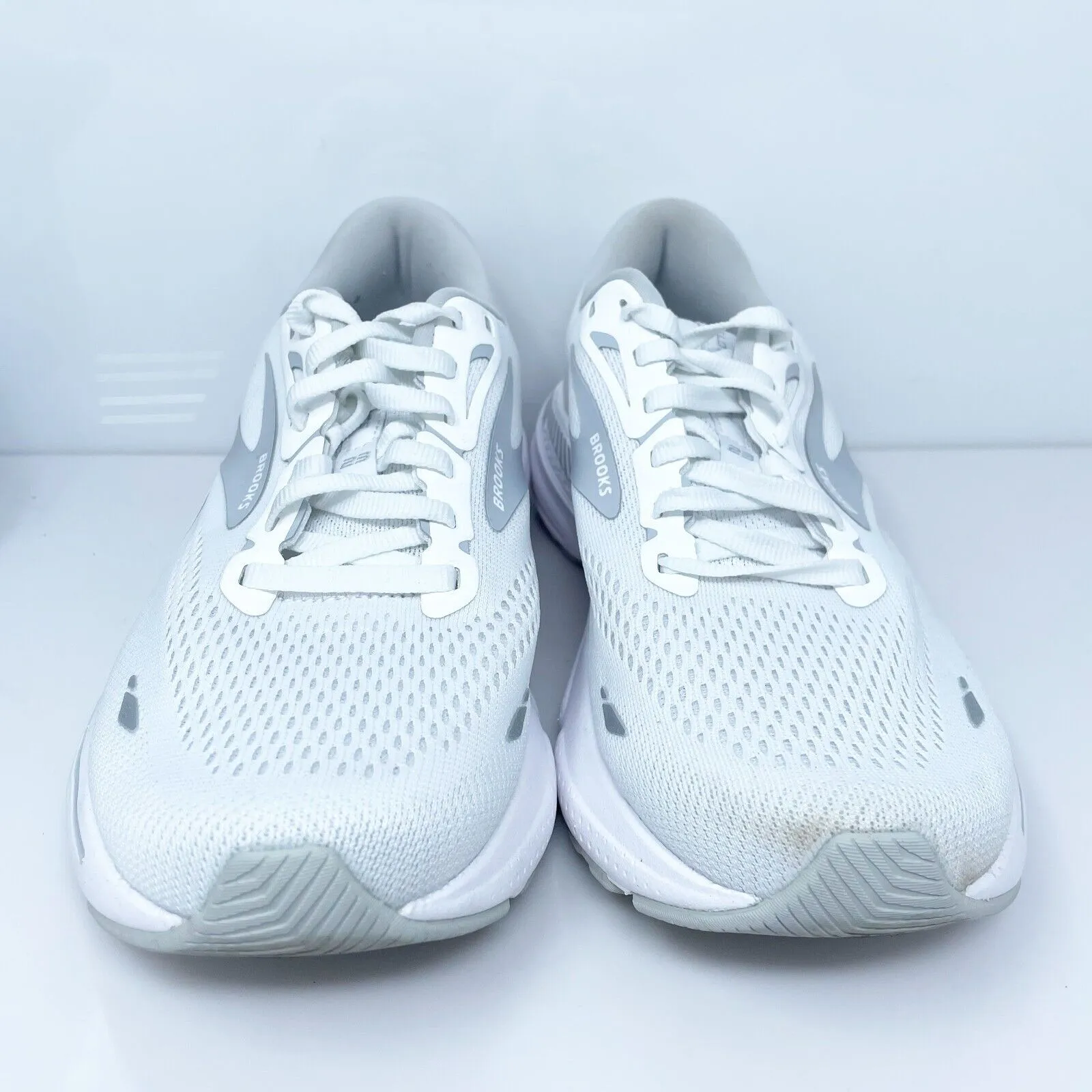 Brooks Womens Adrenaline GTS 23 1203811B104 White Running Shoes Sneakers Sz 9 B