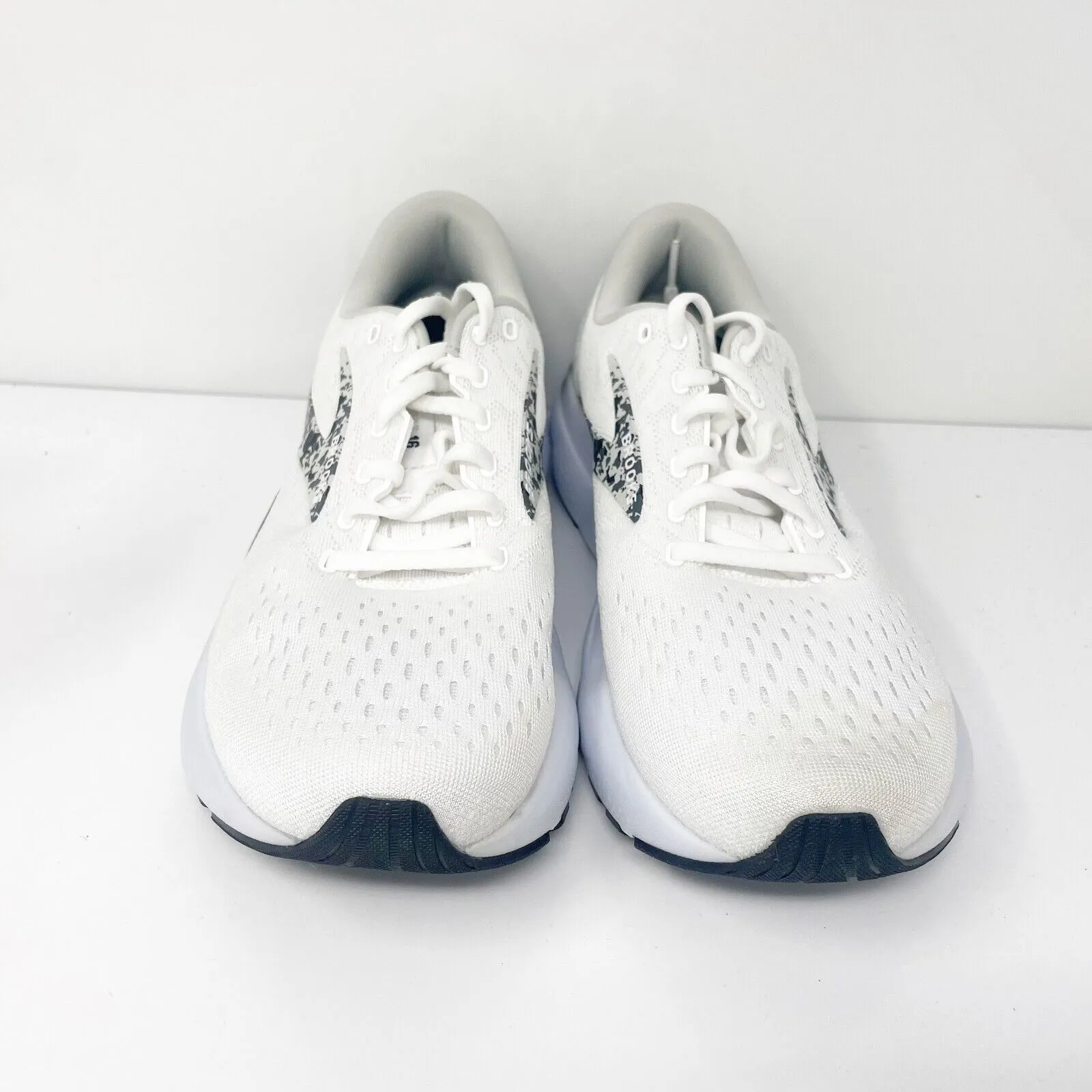 Brooks Womens Ghost 16 1204071B147 White Running Shoes Sneakers Size 9 B