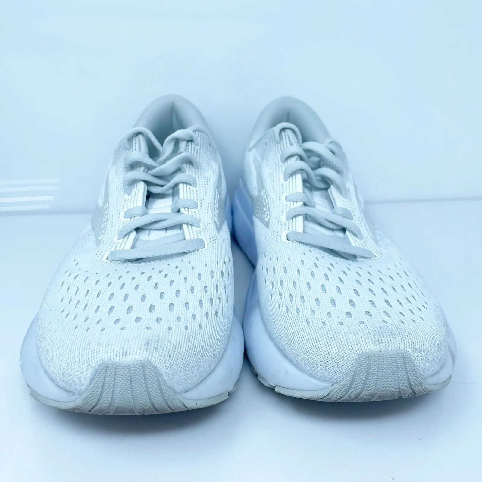 Brooks Womens Ghost 16 1204071B151 White Running Shoes Sneakers Size 8.5 B