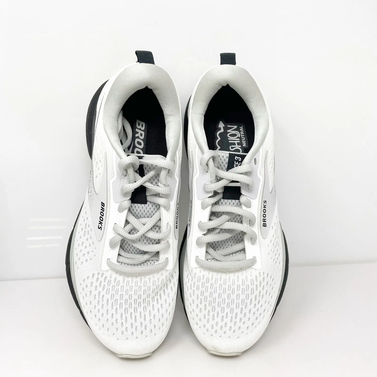 Brooks Womens Trace 3 1204011B191 White Running Shoes Sneakers Size 6 B