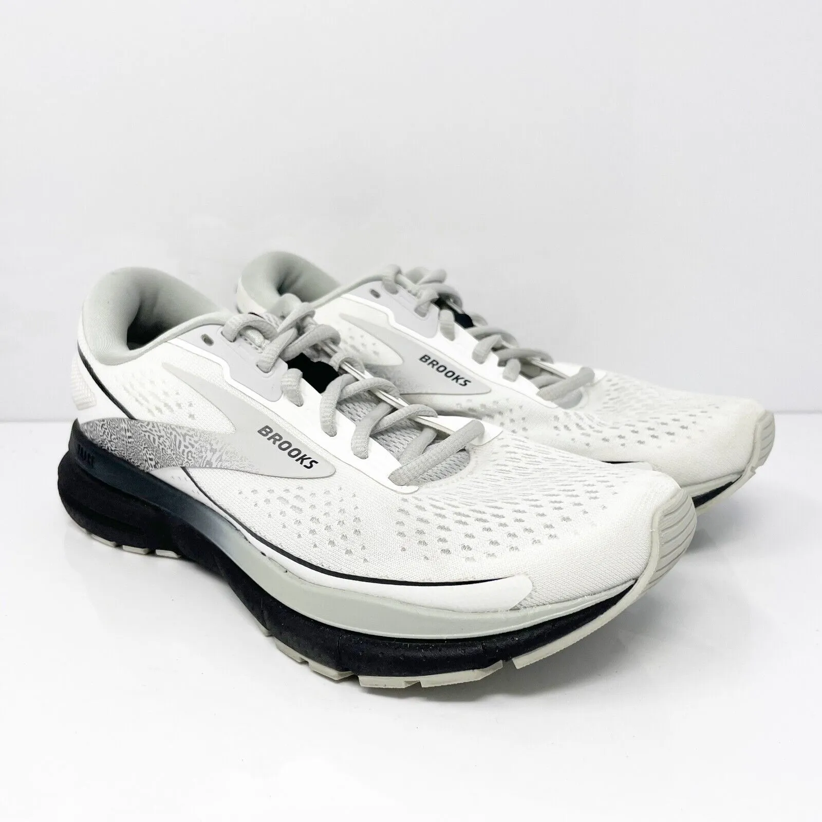 Brooks Womens Trace 3 1204011B191 White Running Shoes Sneakers Size 7 B