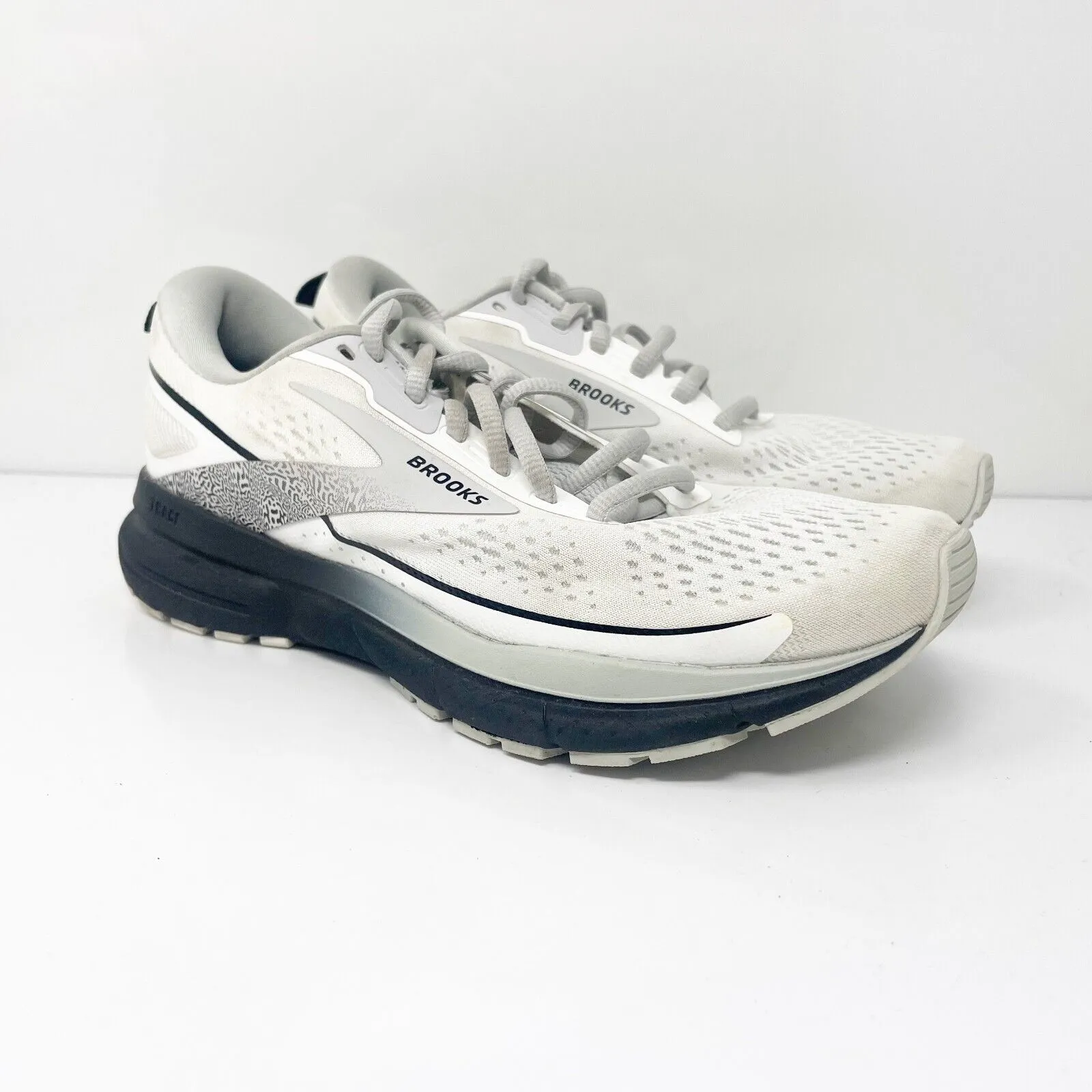 Brooks Womens Trace 3 1204011B191 White Running Shoes Sneakers Size 7.5 B