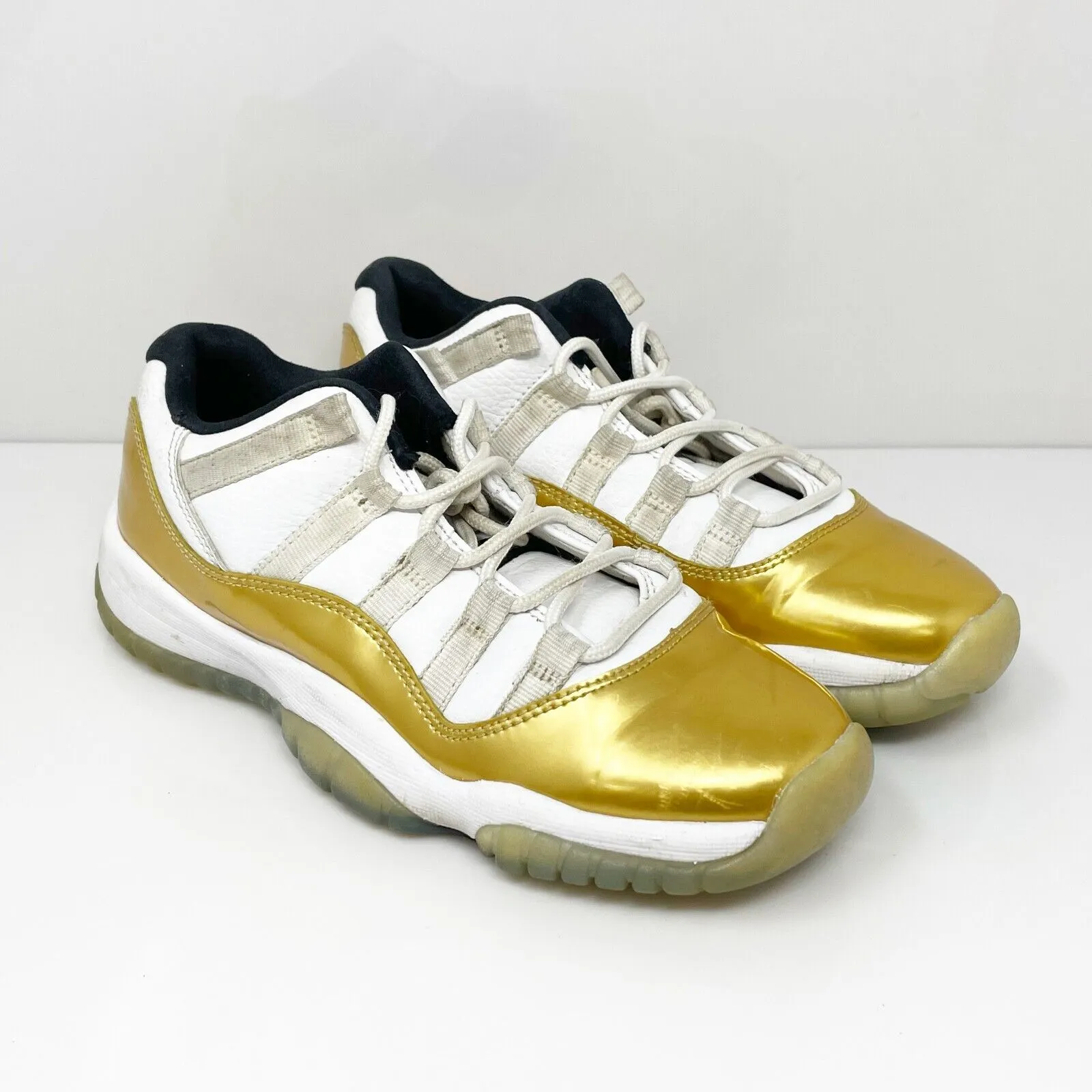 Nike Boys Air Jordan 11 528896-103 White Basketball Shoes Sneakers Size 4.5Y