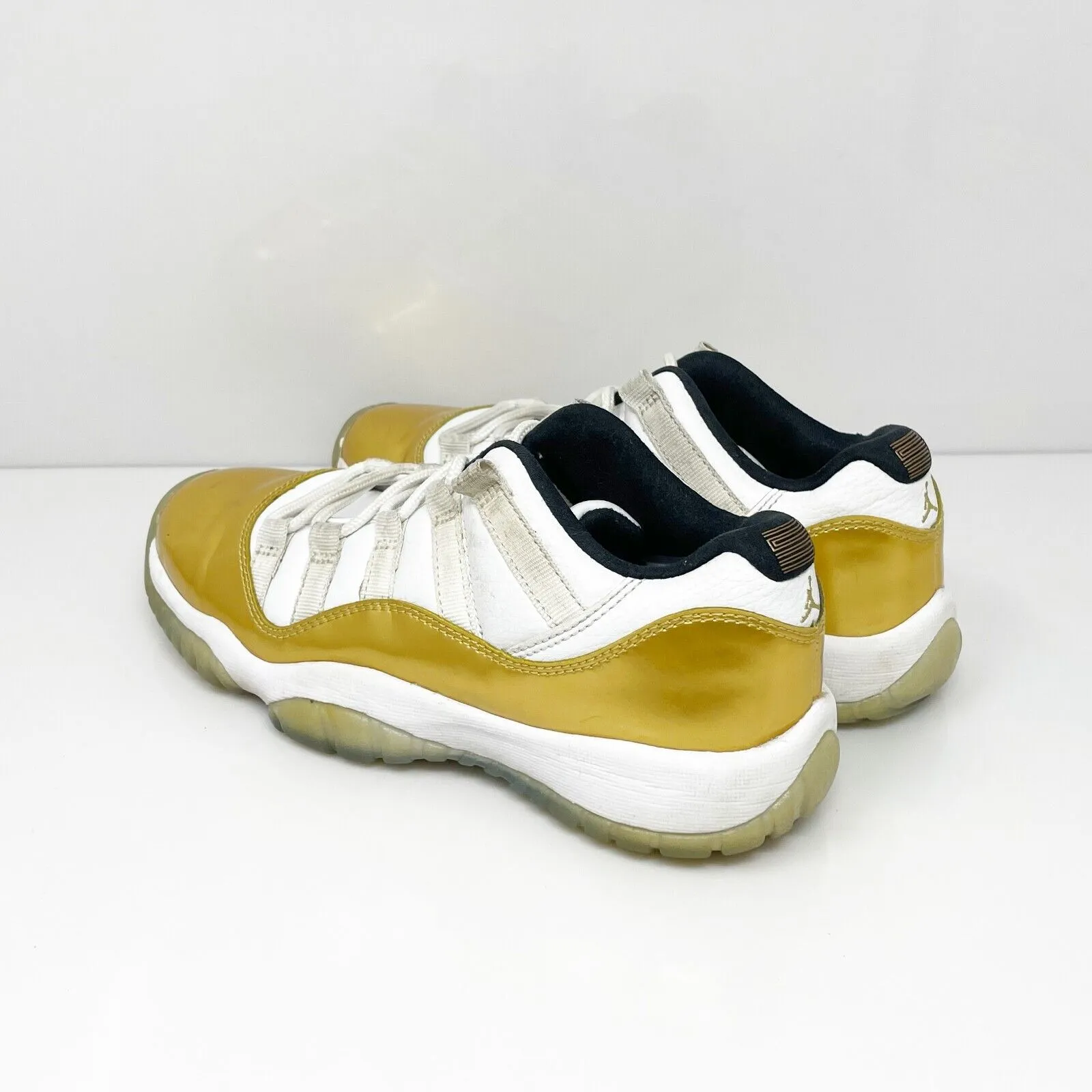 Nike Boys Air Jordan 11 528896-103 White Basketball Shoes Sneakers Size 4.5Y