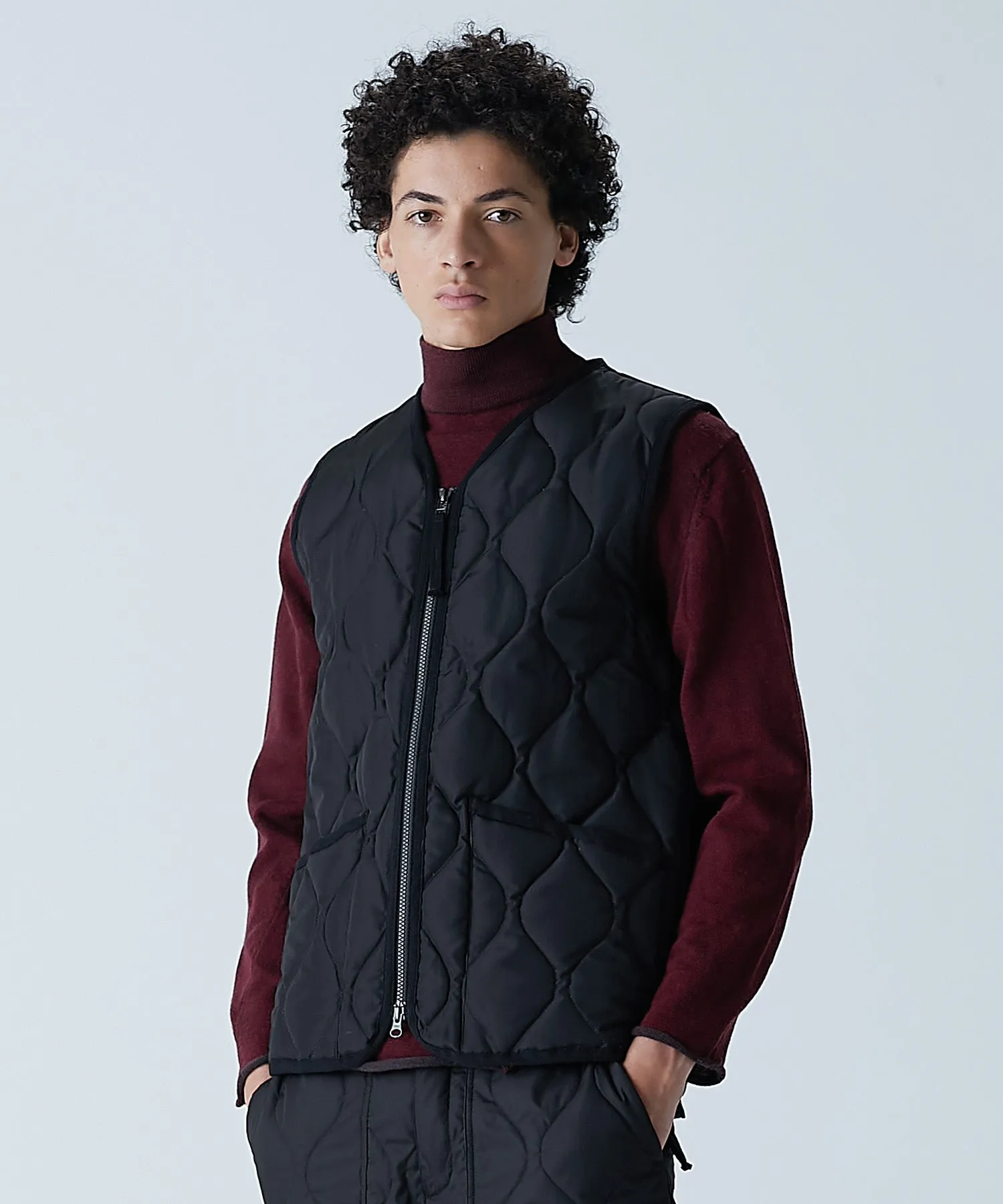 Taion - Military Zip V-Neck Down Vest - Black