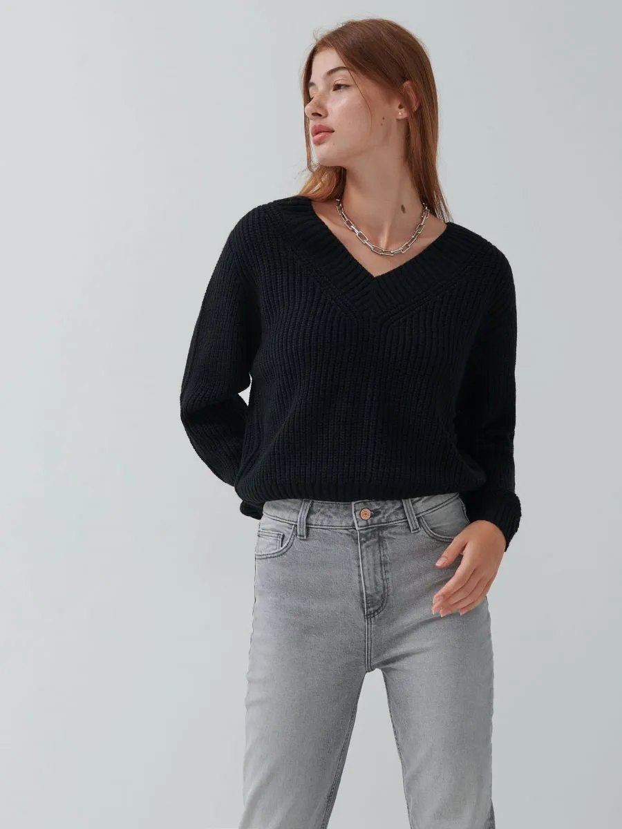 V neck Knit Sweater-Black